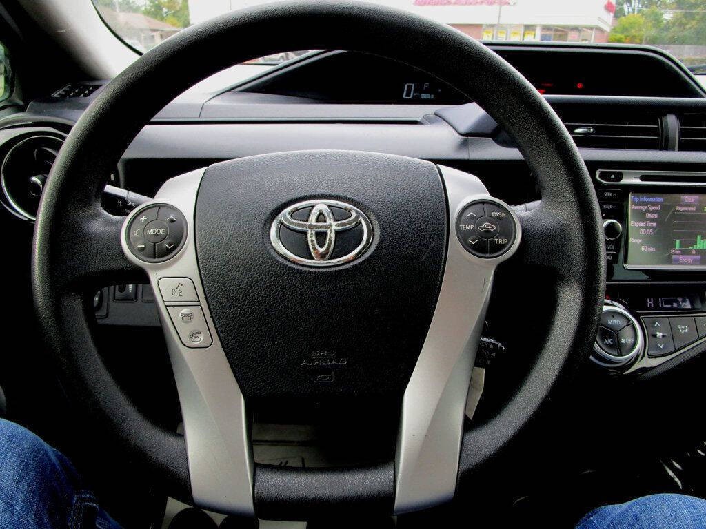 2015 Toyota Prius Image 20