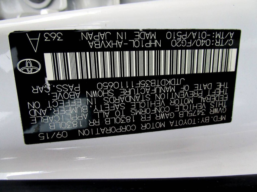 2015 Toyota Prius Image 33