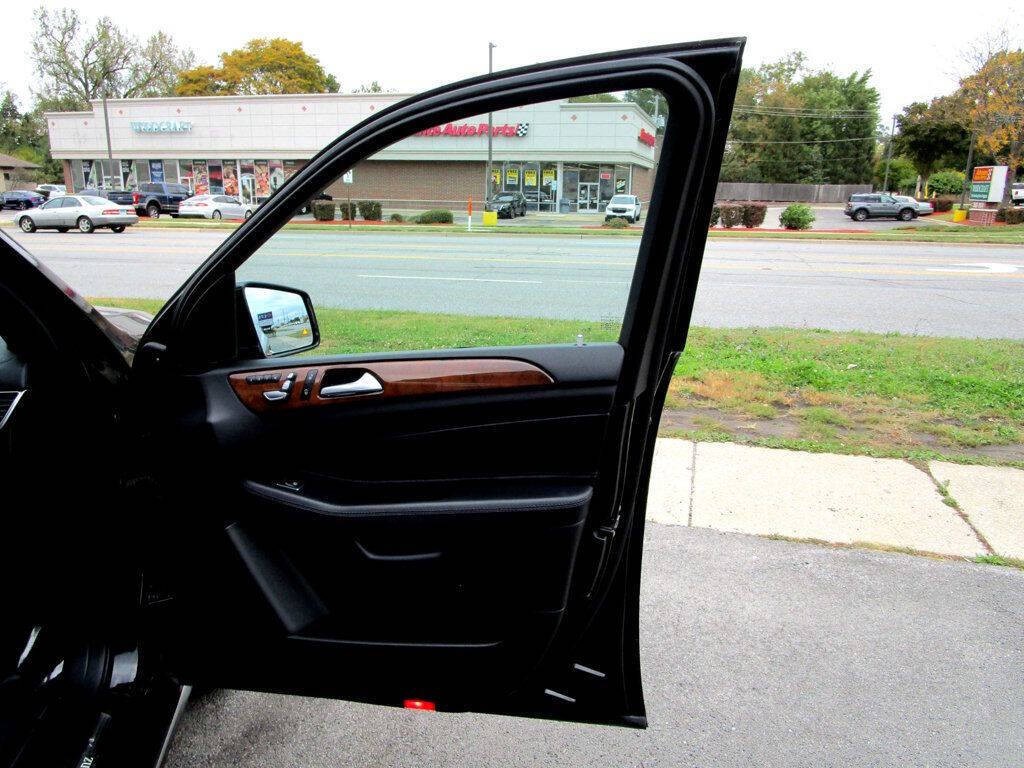 2018 Mercedes-Benz GLS-Class Image 35