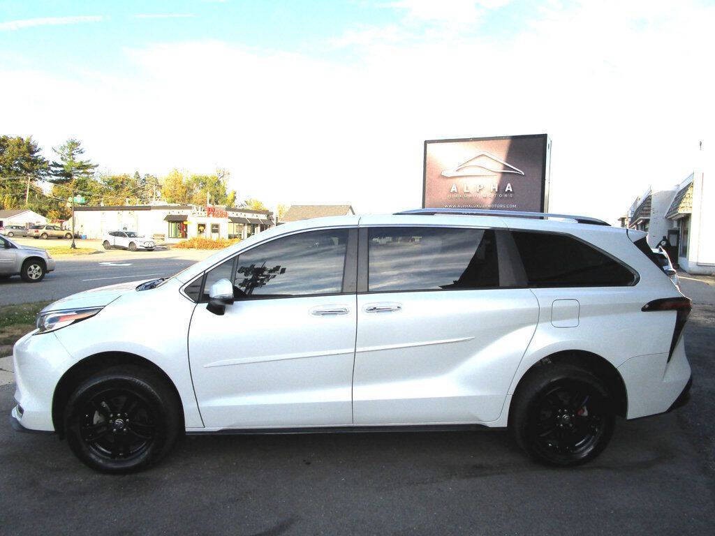 2022 Toyota Sienna Image 12