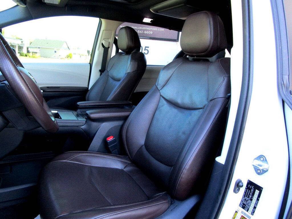 2022 Toyota Sienna Image 14