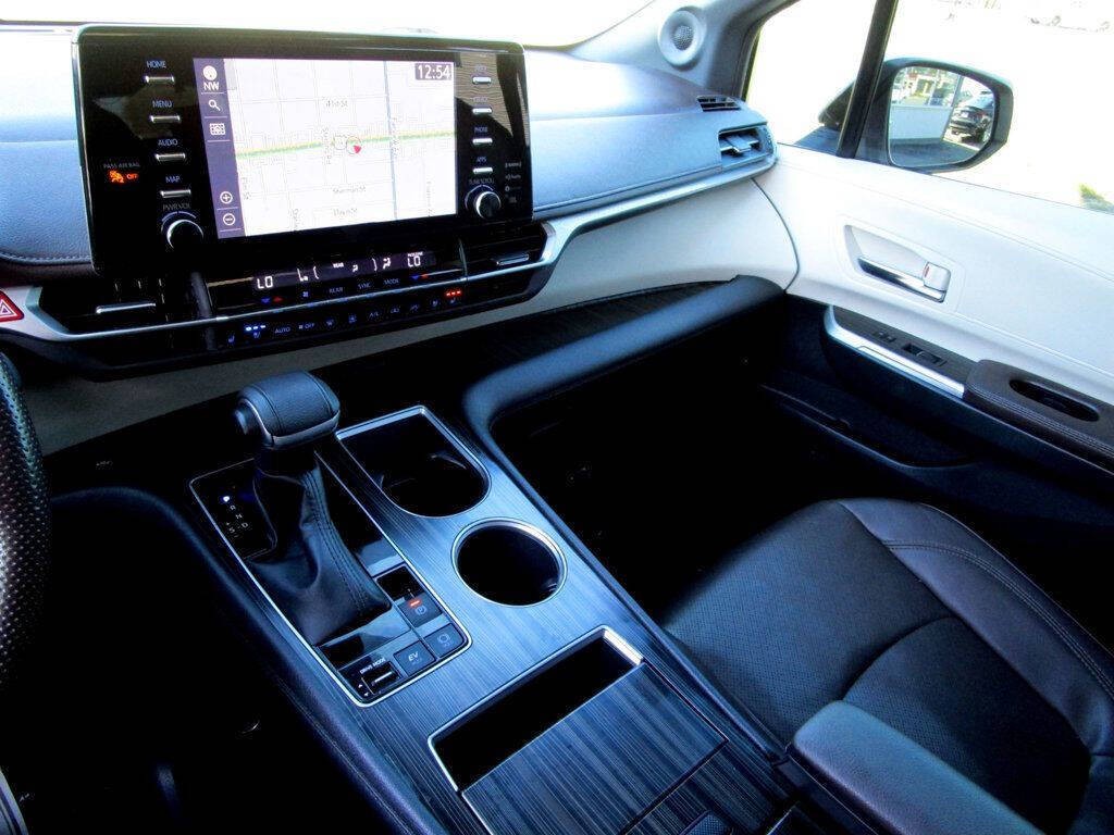 2022 Toyota Sienna Image 25