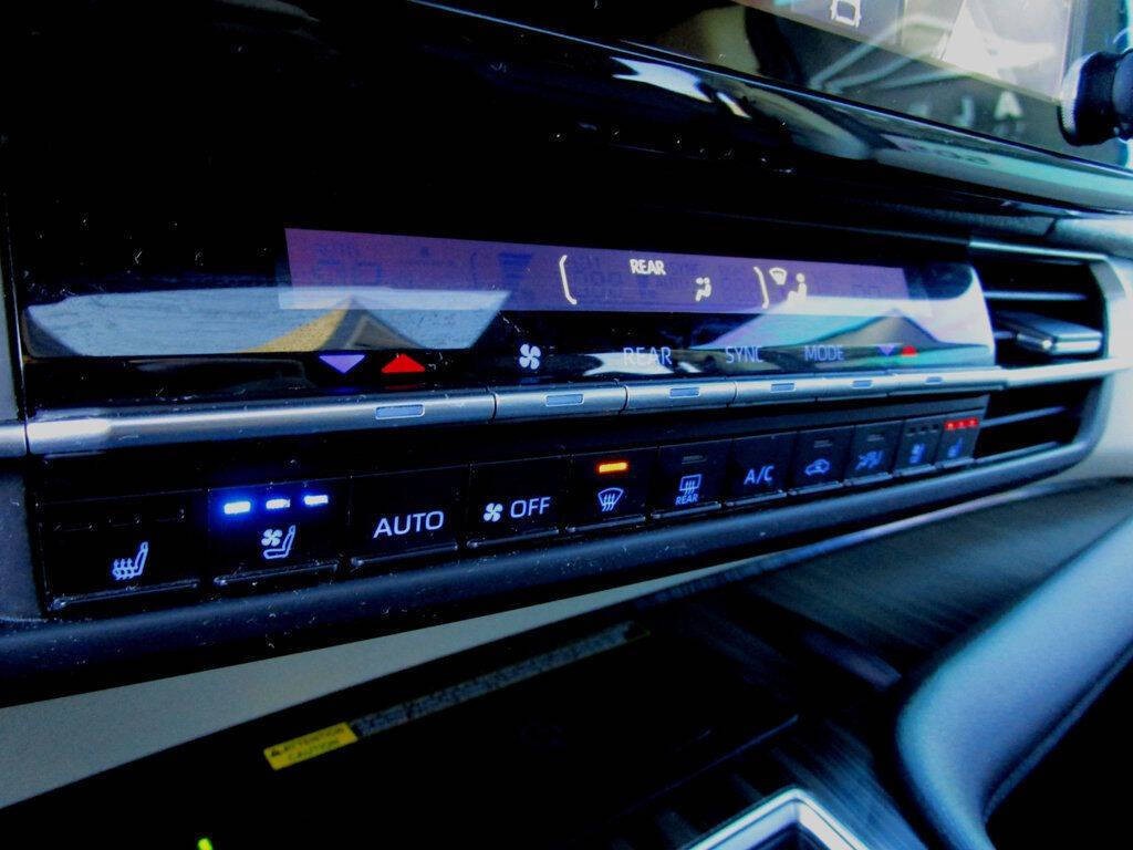 2022 Toyota Sienna Image 32