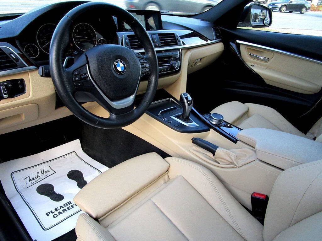 2017 BMW 3 Series Image 13