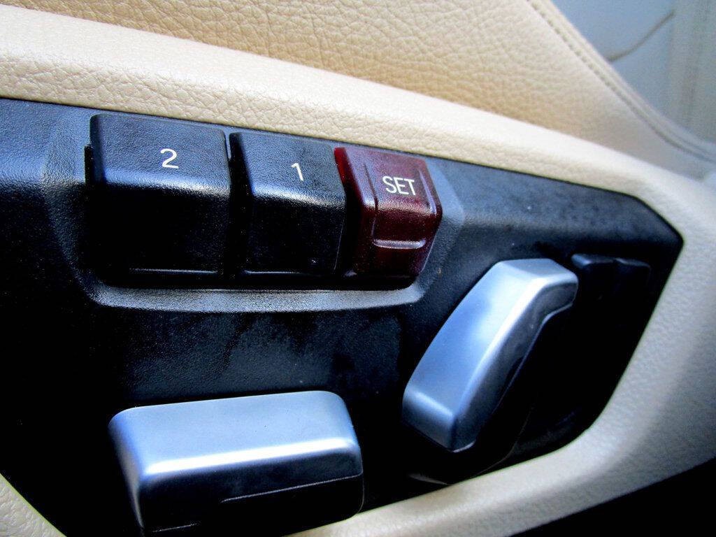 2017 BMW 3 Series Image 29