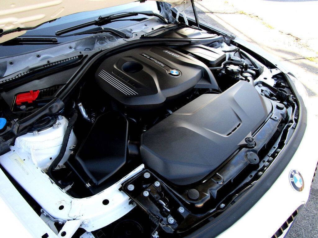 2017 BMW 3 Series Image 36