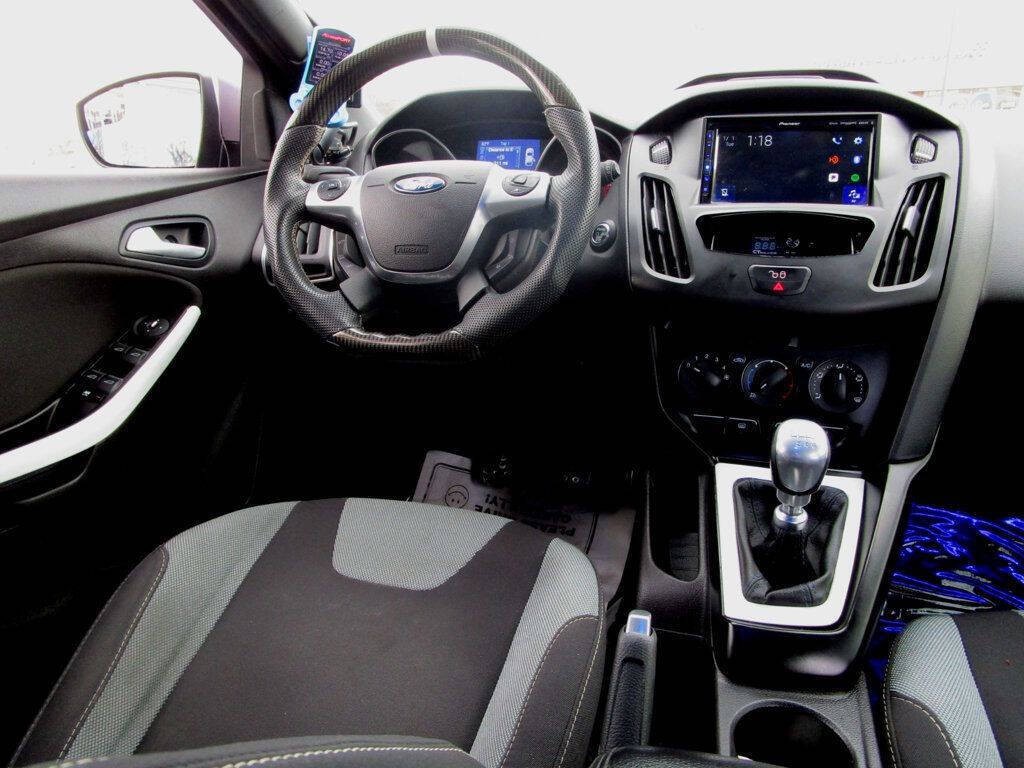 2014 Ford Focus Image 16