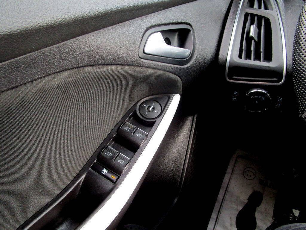 2014 Ford Focus Image 23