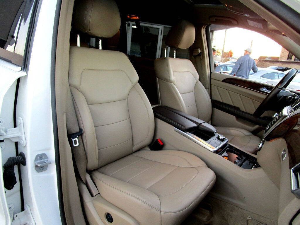 2016 Mercedes-Benz GL-Class Image 16