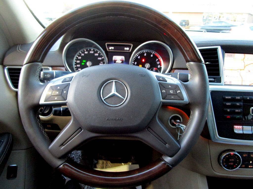 2016 Mercedes-Benz GL-Class Image 22