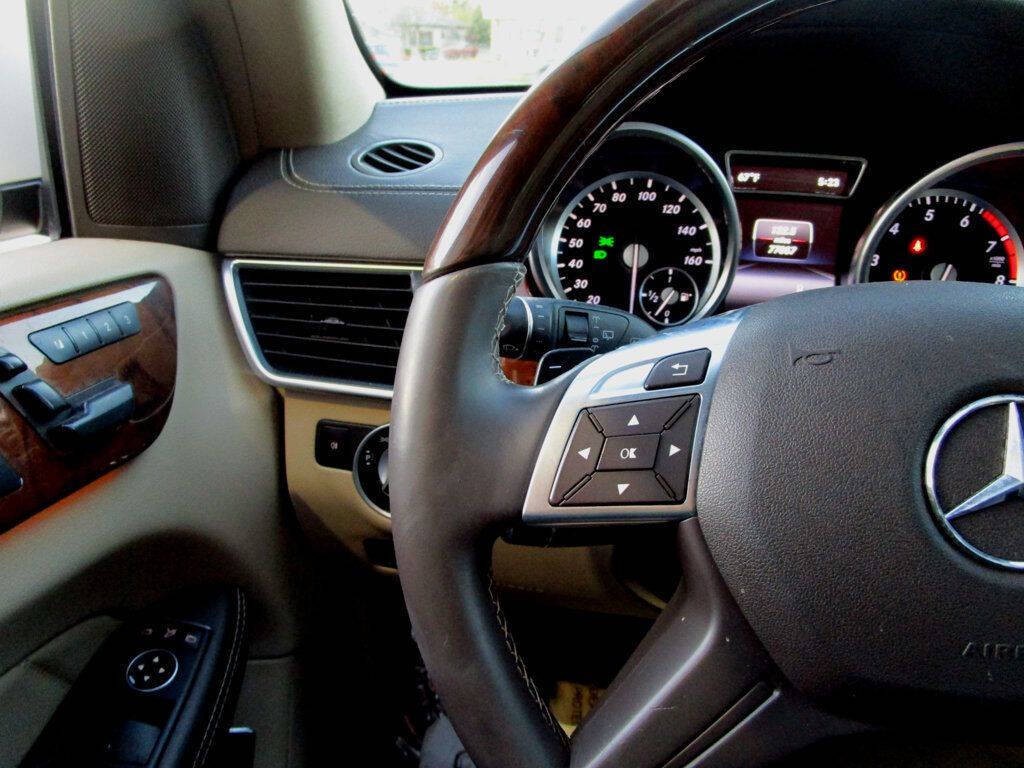 2016 Mercedes-Benz GL-Class Image 23