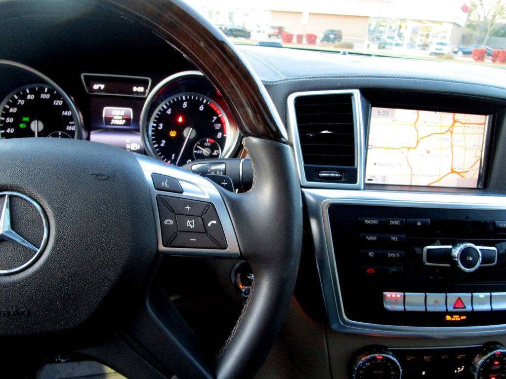 2016 Mercedes-Benz GL-Class Image 24