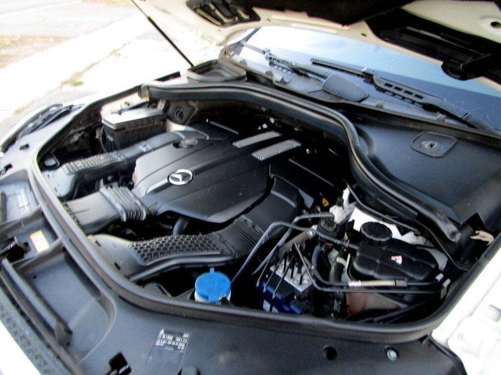 2016 Mercedes-Benz GL-Class Image 38