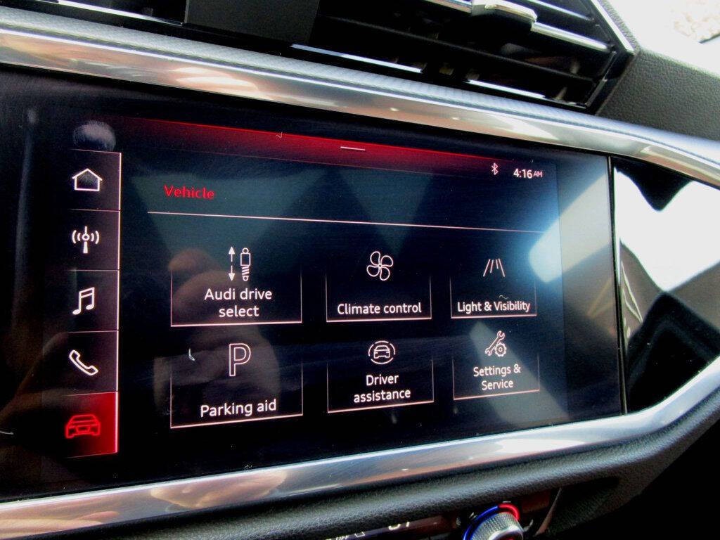 2021 Audi Q3 Image 3