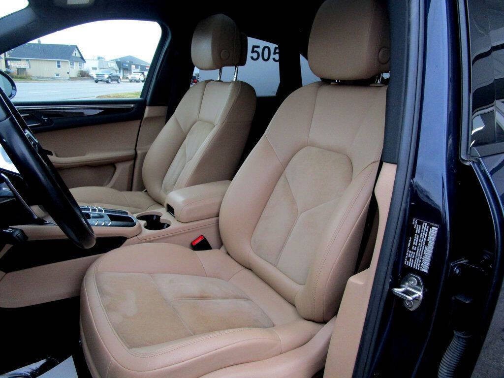 2020 Porsche Macan Image 14