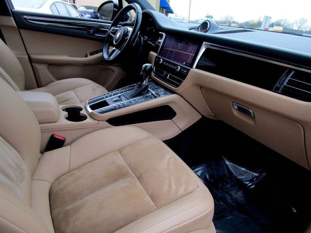 2020 Porsche Macan Image 15