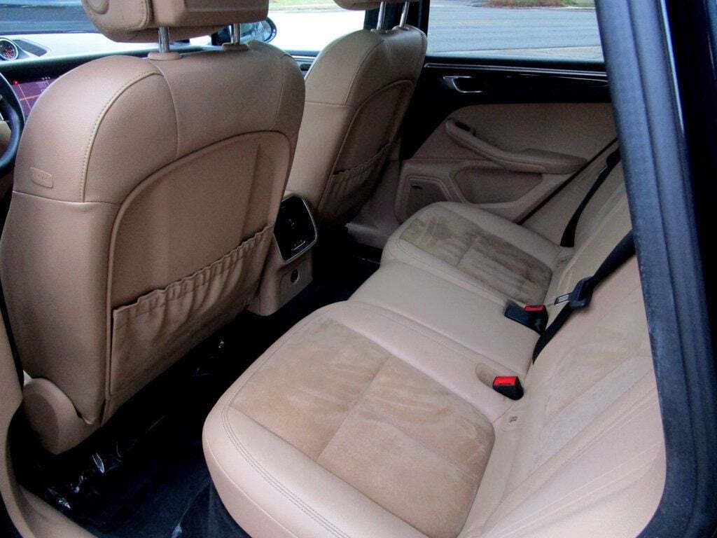 2020 Porsche Macan Image 17