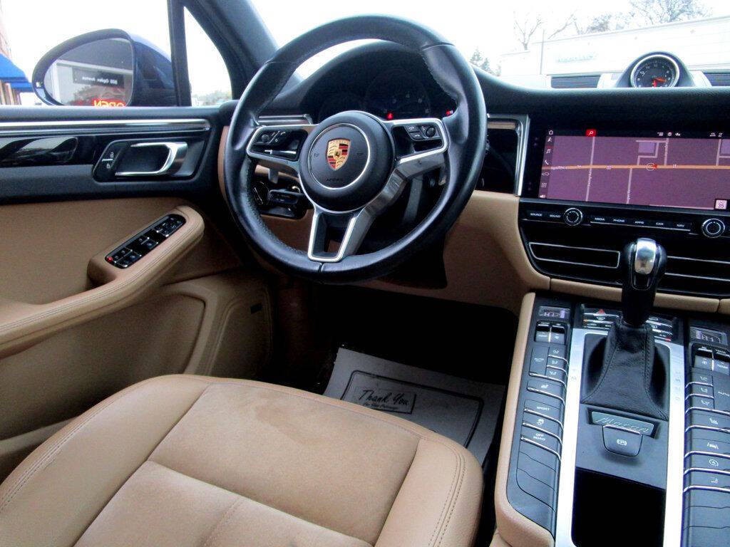2020 Porsche Macan Image 19