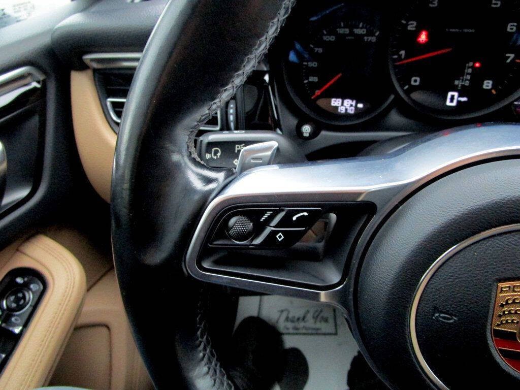 2020 Porsche Macan Image 21