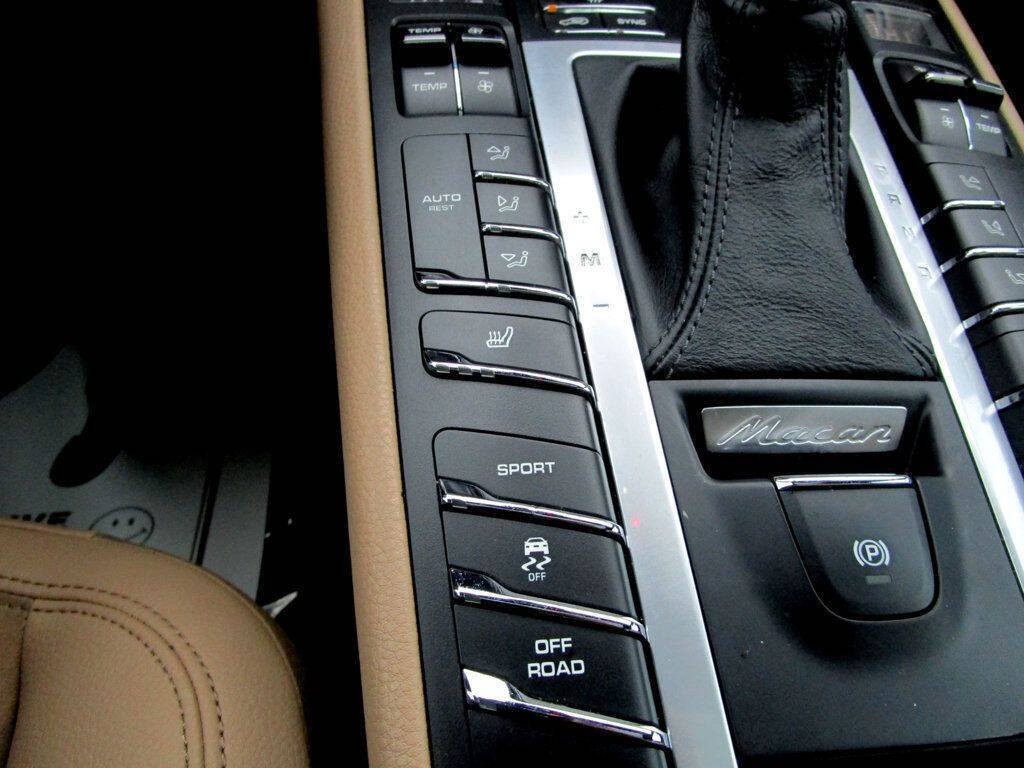 2020 Porsche Macan Image 27