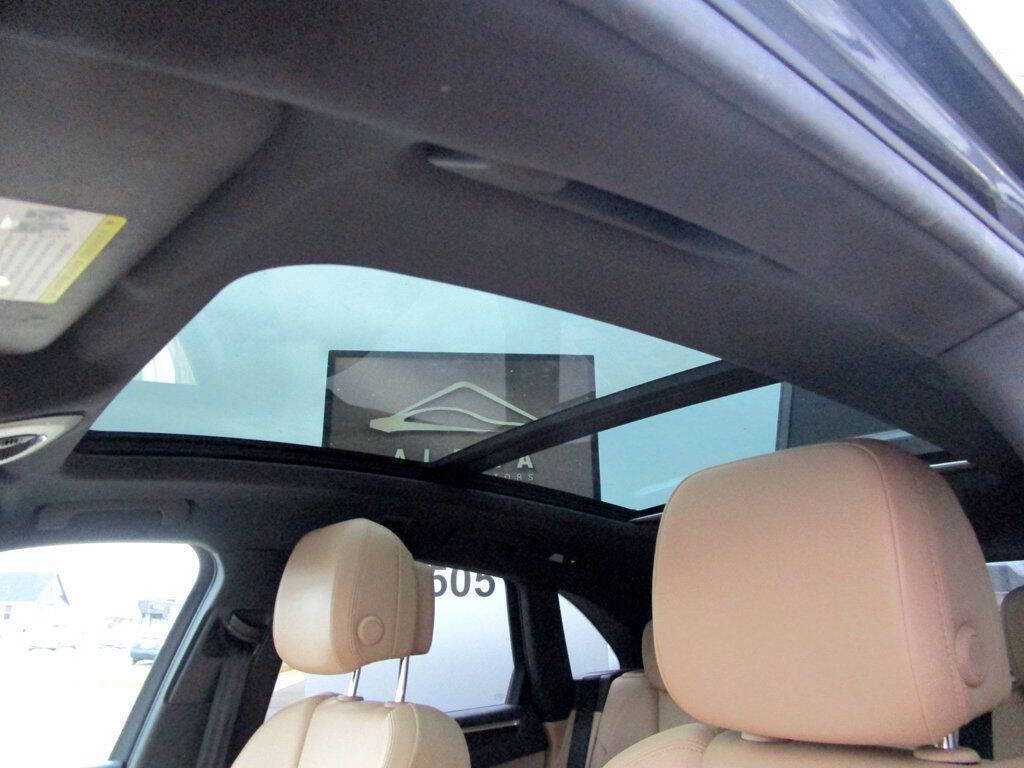 2020 Porsche Macan Image 30