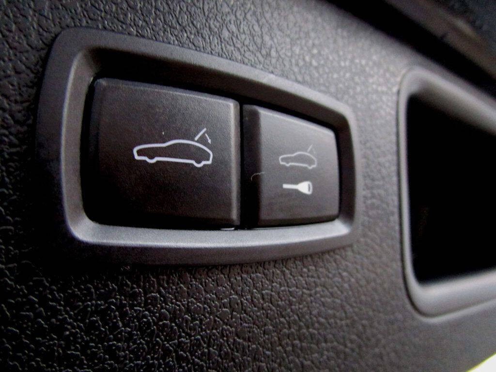 2020 Porsche Macan Image 32