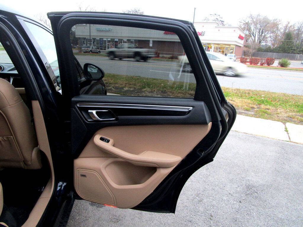 2020 Porsche Macan Image 39