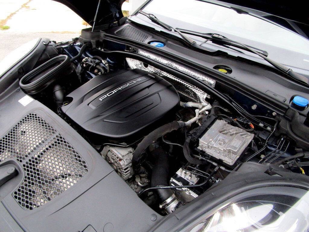 2020 Porsche Macan Image 41