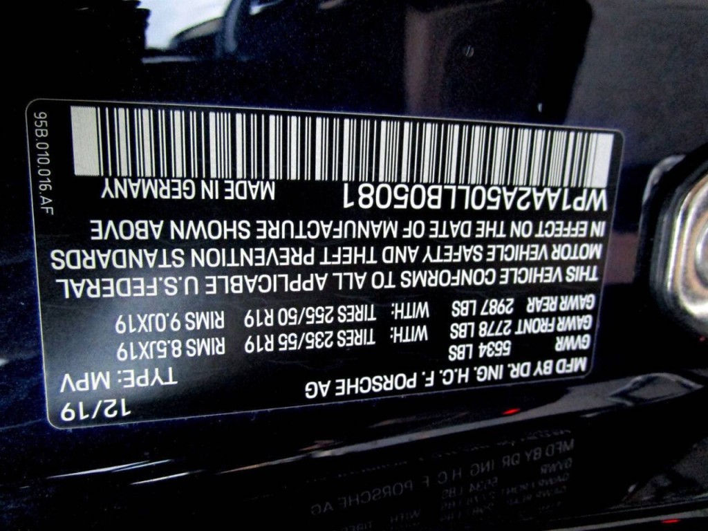 2020 Porsche Macan Image 42