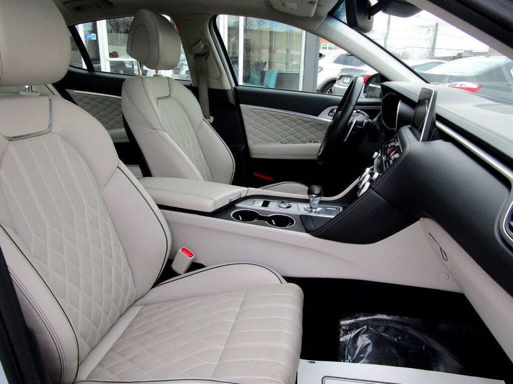2019 Genesis G70 Image 14