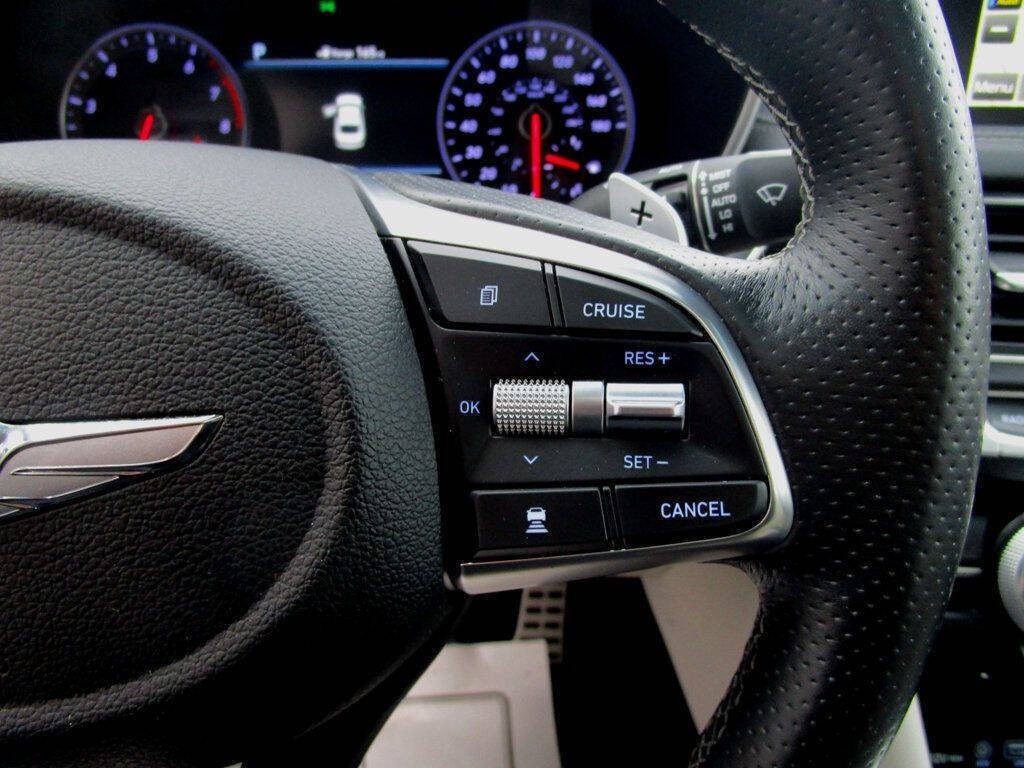 2019 Genesis G70 Image 22