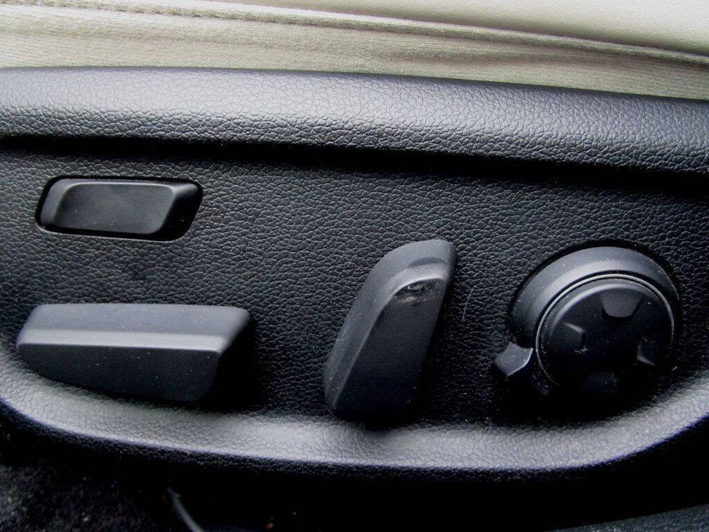 2019 Genesis G70 Image 34