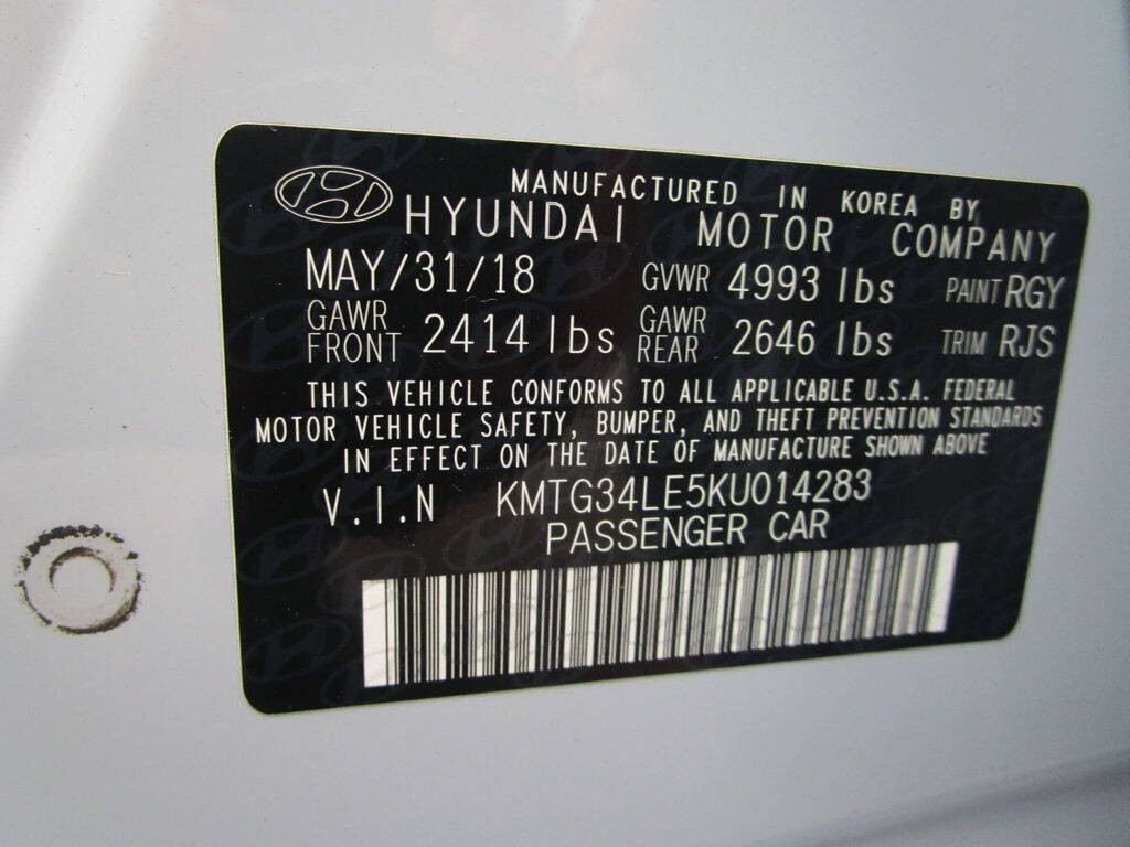 2019 Genesis G70 Image 41