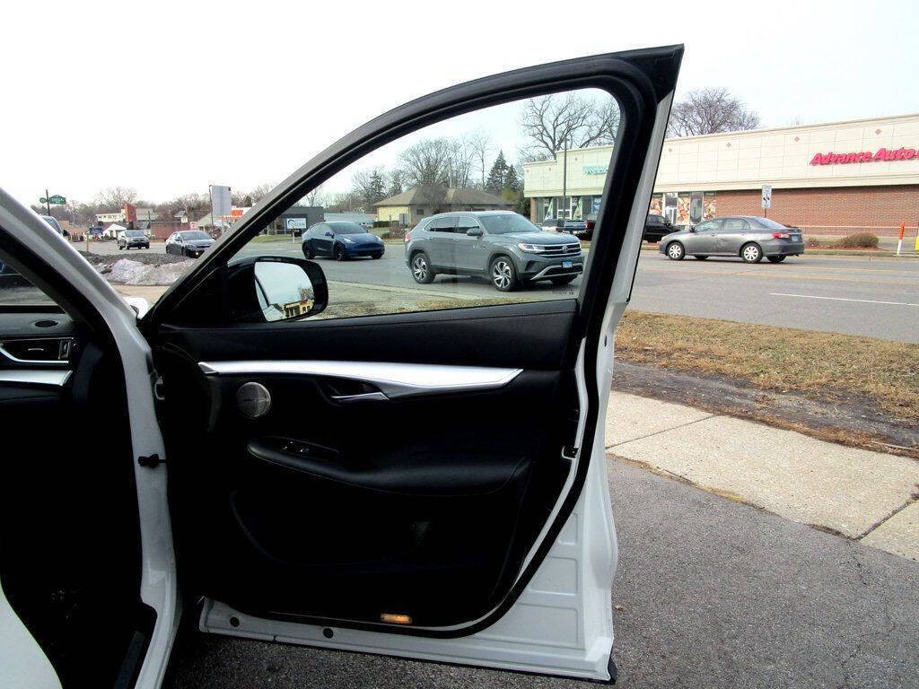 2019 INFINITI QX50 Image 32