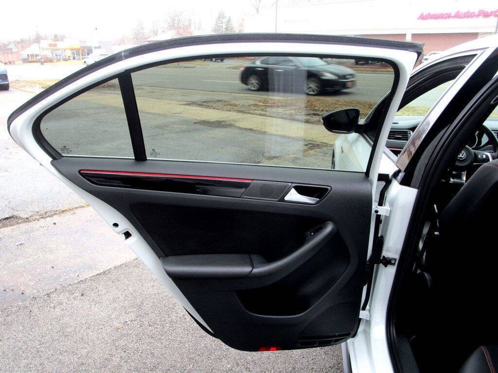 2018 Volkswagen Jetta Image 32