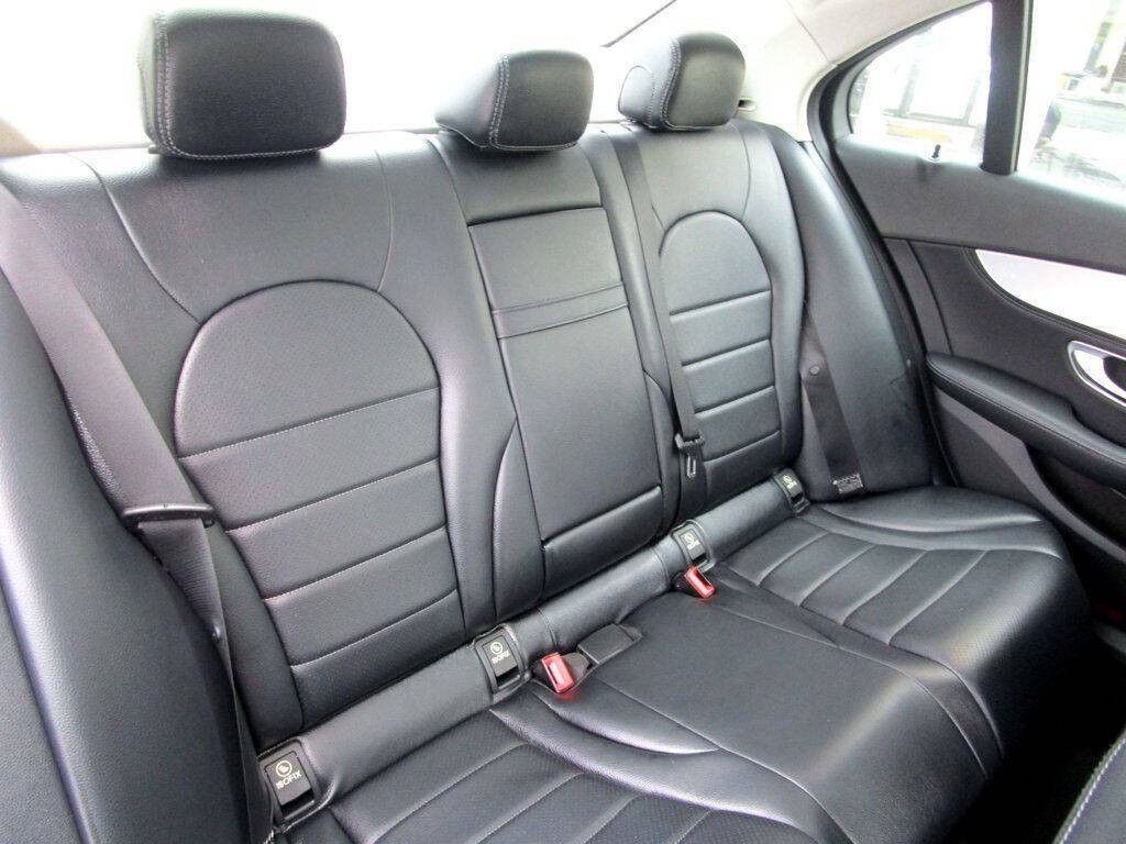 2015 Mercedes-Benz C-Class Image 17