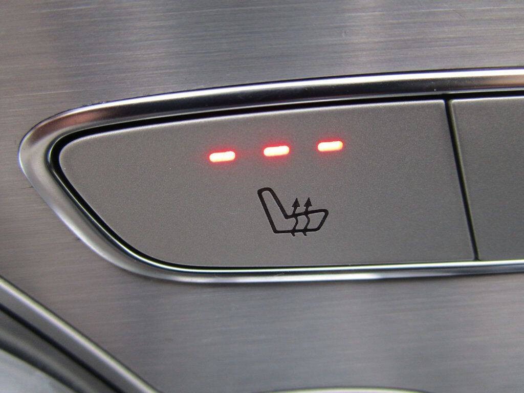 2015 Mercedes-Benz C-Class Image 25