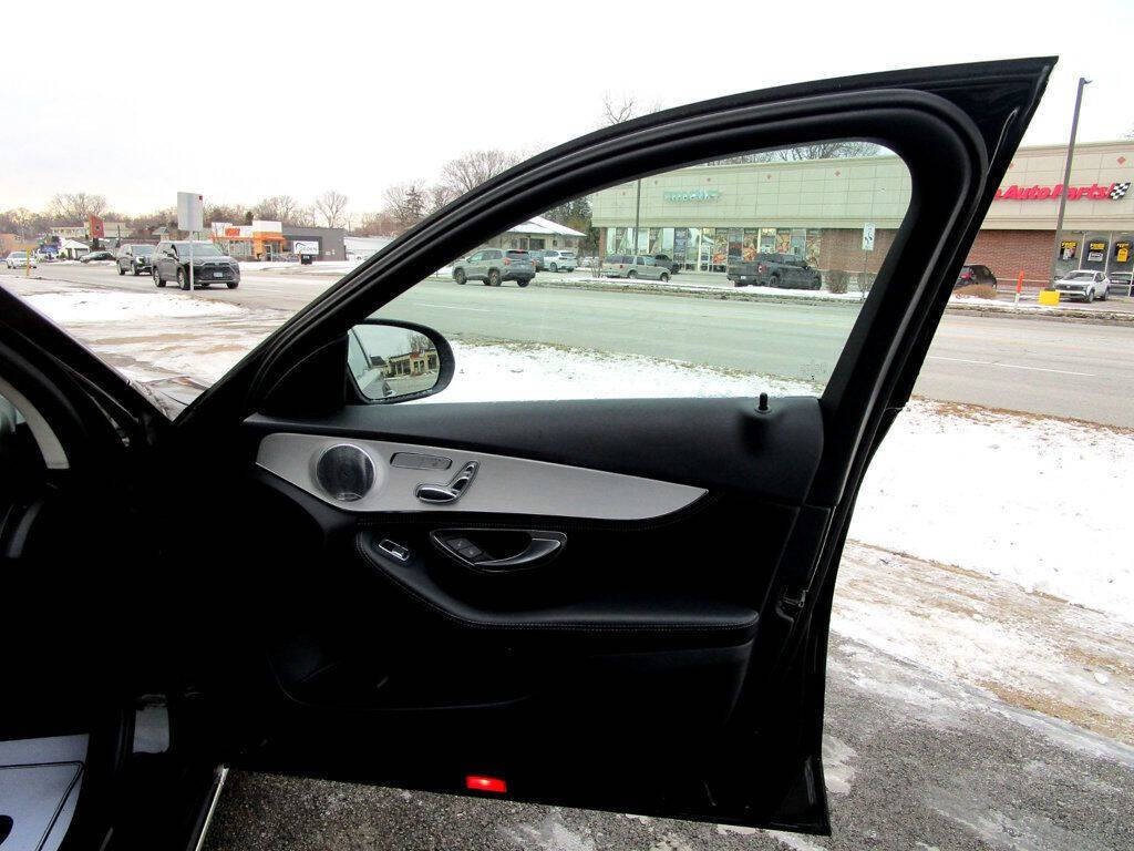 2015 Mercedes-Benz C-Class Image 30