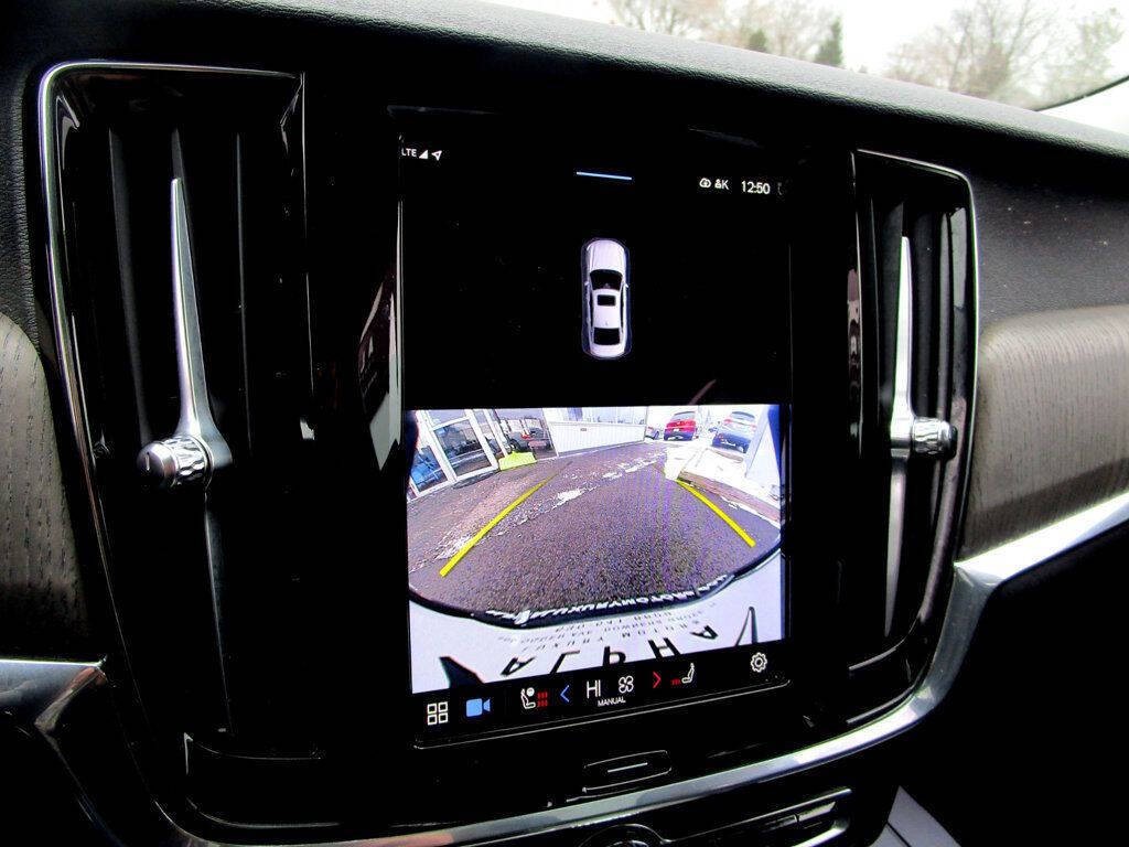 2023 Volvo S90 Image 4