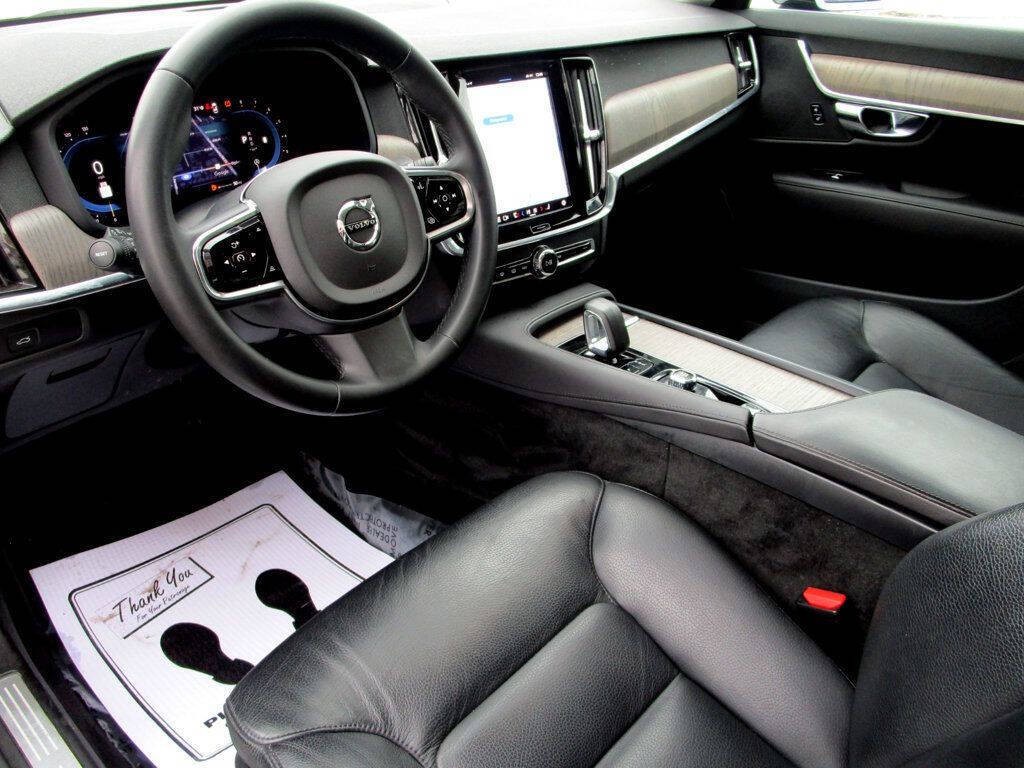 2023 Volvo S90 Image 13