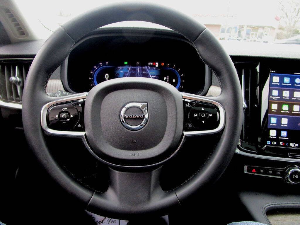 2023 Volvo S90 Image 19