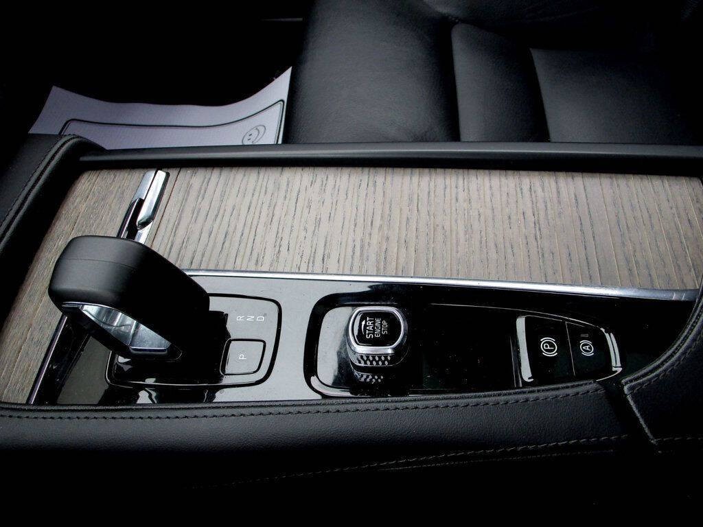 2023 Volvo S90 Image 24