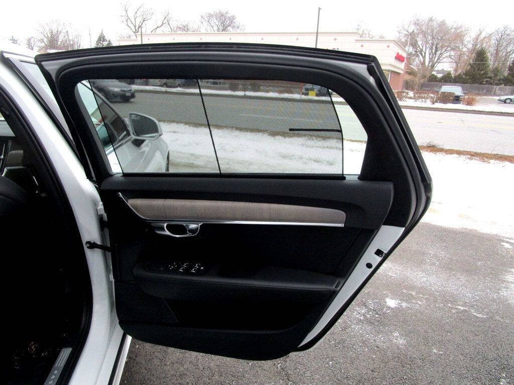 2023 Volvo S90 Image 38