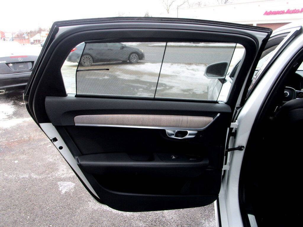 2023 Volvo S90 Image 39