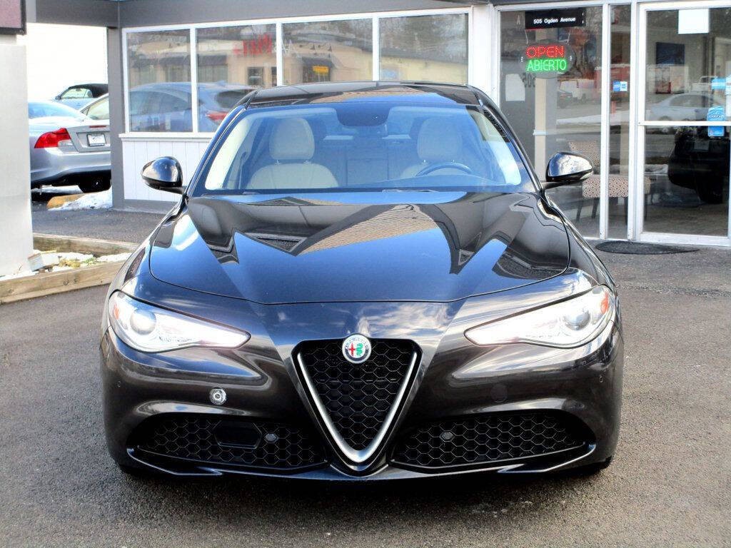 2017 Alfa Romeo Giulia Image 6