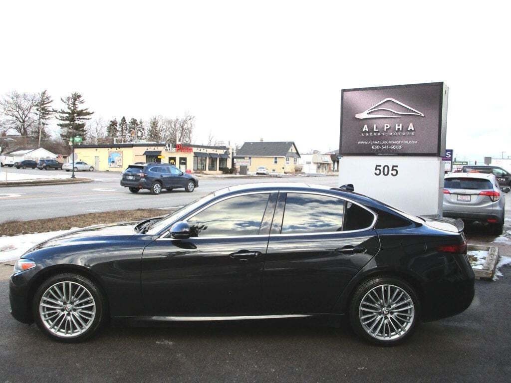 2017 Alfa Romeo Giulia Image 12