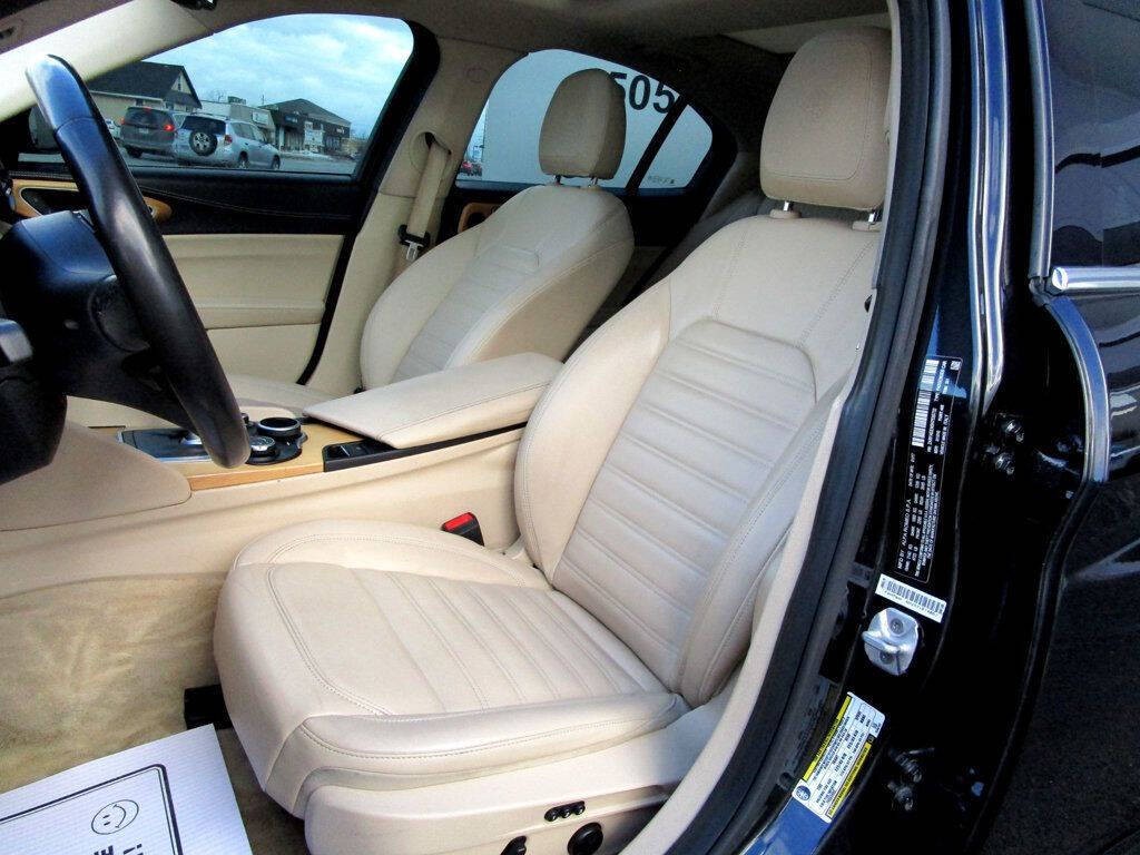 2017 Alfa Romeo Giulia Image 15