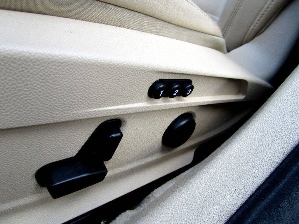 2017 Alfa Romeo Giulia Image 32