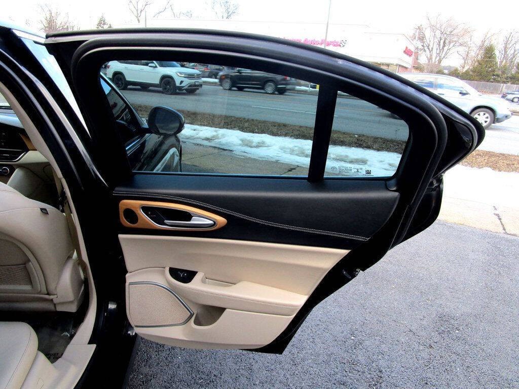 2017 Alfa Romeo Giulia Image 37