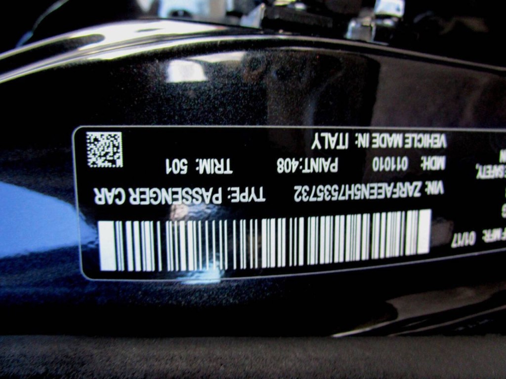 2017 Alfa Romeo Giulia Image 40